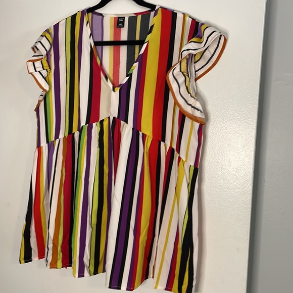 Tops - Picture 3 of 6